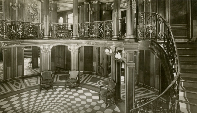 First_Class_Grand_Foyer_and_staircase_of_the_SS_France_of_1912